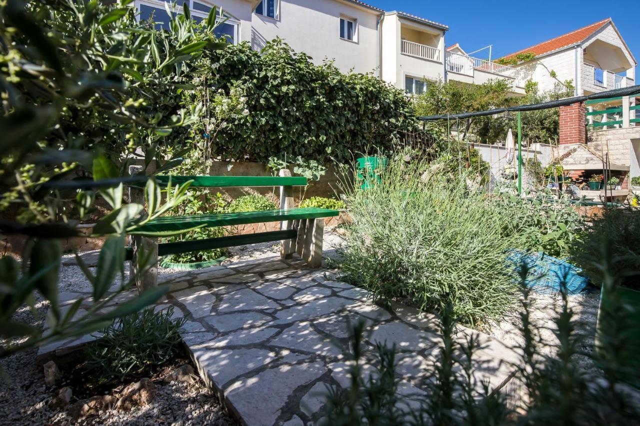 Apartmani Filipic Bol Exteriör bild