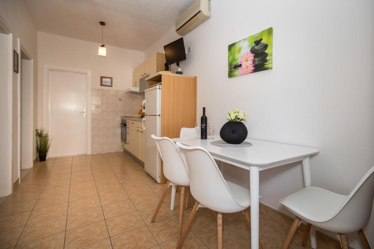 Apartmani Filipic Bol Exteriör bild