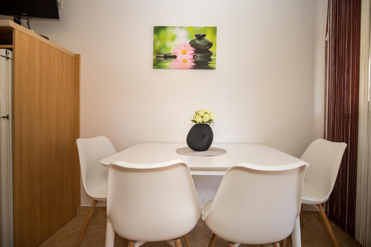 Apartmani Filipic Bol Exteriör bild