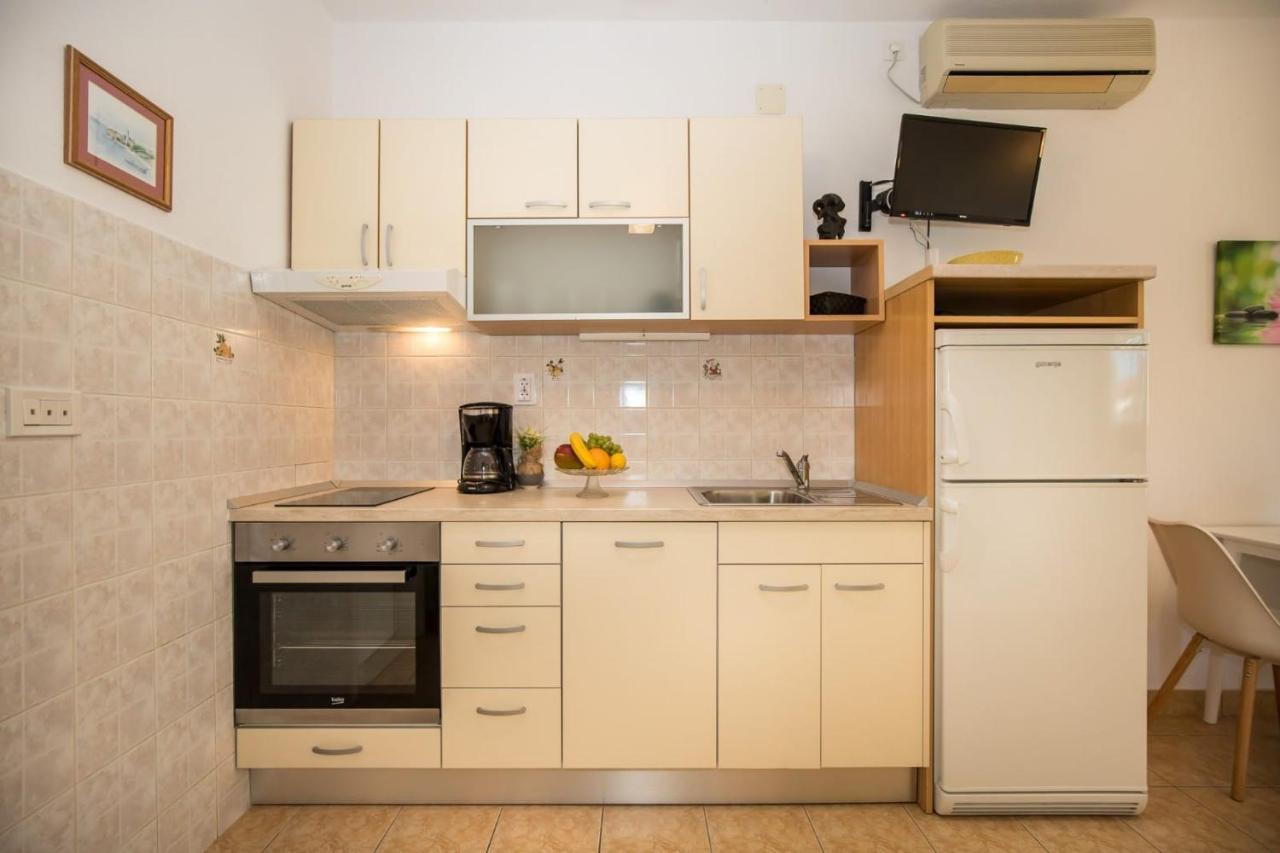 Apartmani Filipic Bol Exteriör bild
